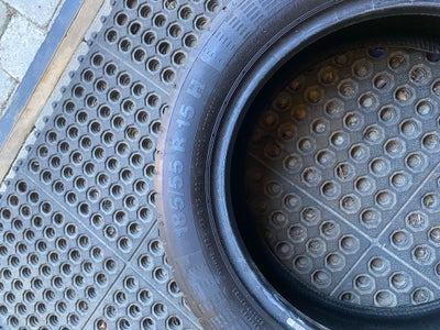 Sommerdæk, 6-7 mm mønster, Fine dæk ingen revner eller skader.