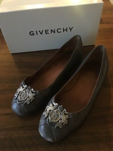 Ballerinasko, str. 39, Givenchy