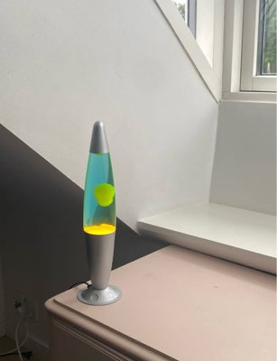 Lavalampe, VINTAGE LAVA LAMPE — Brugt stand

Ingen fejl og befindes i kbh 2400.