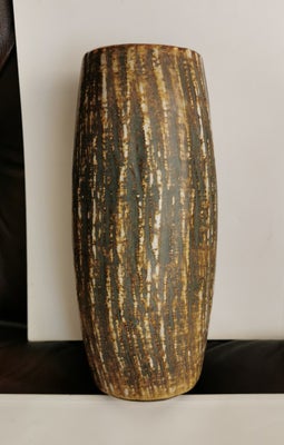 Keramik, Gunnar Nylund Vase, Rörstrand
Rubus vase nr 6
cirka 23 cm i højden
Super fin stand
Kan send