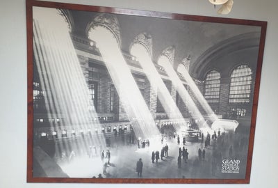 Litografi, Hulton Collection, motiv: Grand Central Station New York 1934, b: 125 h: 95, Mangler glas
