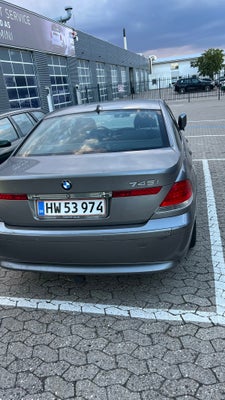 BMW 745iL, 4,4 aut., Benzin, aut. 2003, km 200000, gråmetal, træk, klimaanlæg, aircondition, ABS, ai