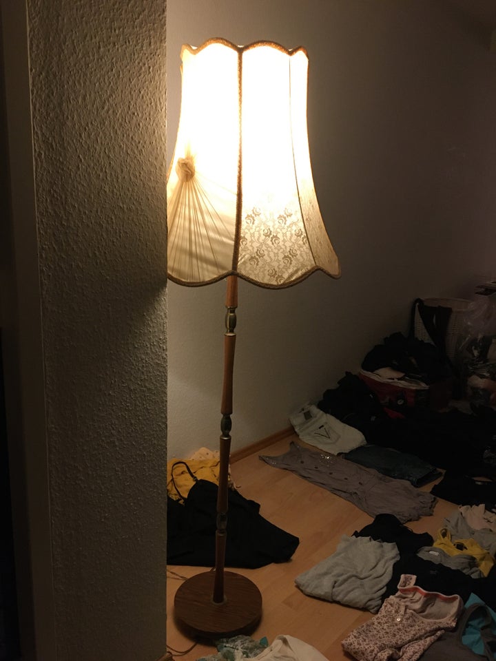 Standerlampe, Flot gammel gulvlampe