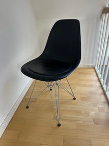 Eames chair fra Charles & Ray 