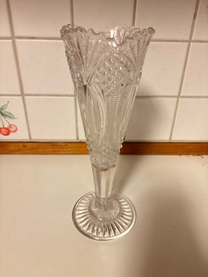 Vase, Antik tung Krystal vase, Vintage 1930 
26 cm Heavy Glass Vase Deep Hand Cut Lead Crystal Etche