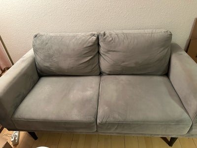 Sofa, 2 pers., Super fin sofa i grå velour med sorte ben, måler 170L og 85D. 

Skal væk grundet flyt