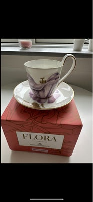 Porcelæn, Flora kaffekop med underkop, Royal Copenhagen, Helt nyt
Æske medfølger