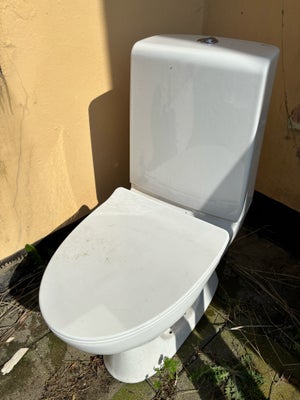 Toilet, Roca, Næsten ny toilet, kun brugt få gange under ombygning. Det brune er kun vand med rust s
