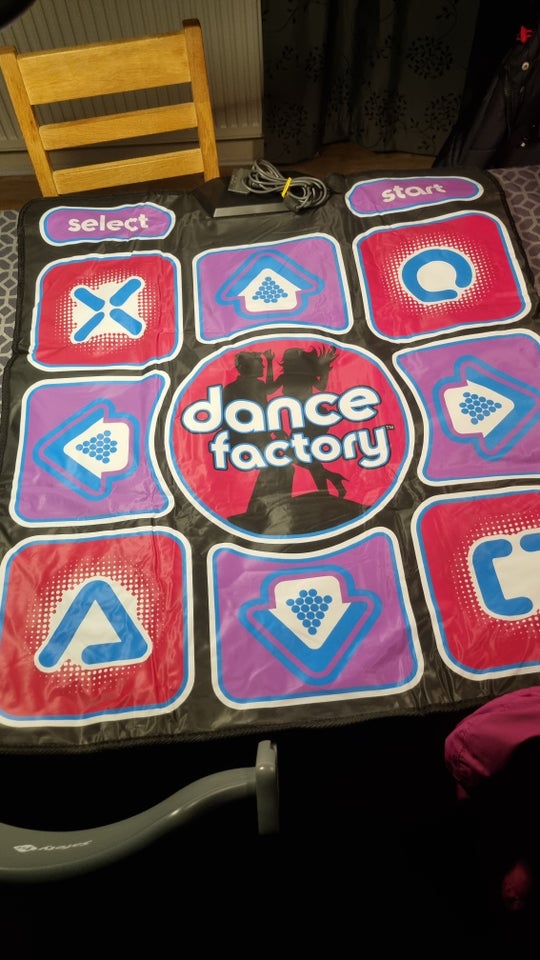 Dansemåtte, Playstation 2, Dance factory