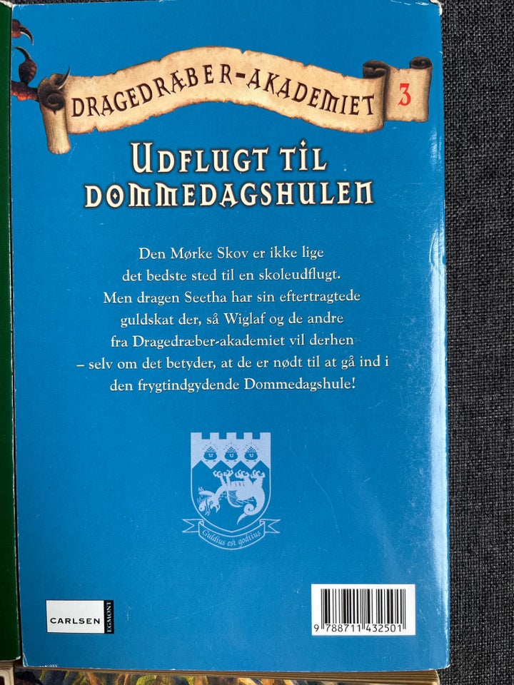 Dragedræberakademiet, Kate McMullan