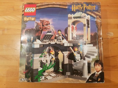 Lego Harry Potter, 4706, Lego Harry Potter sæt 4706 - Forbidden Corridor fra 2001.

Komplet med alle