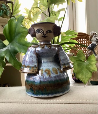Keramik, Pottedame, Jette Schrader, En af de lidt mere sjældne pottedamer. Den er udført af keramike