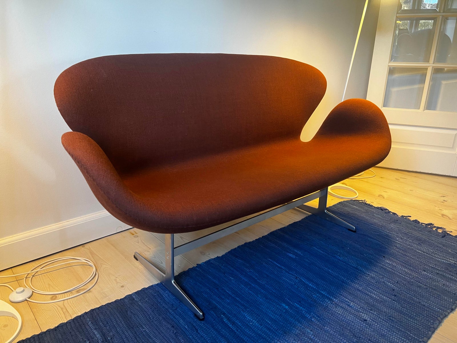 Arne Jacobsen 3321 Svanen Sofa i Sp ttrup Andre arkitekttegnede