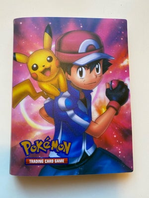 Samlekort, Pokemonkort, Pokemon album med 60 velholdte Pokemon kort - specielle / glimmer / almindel