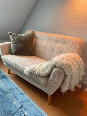 Sofa, 2 pers., Lille polsteret sofa helt ubrugt!

Mål:
Længde: 145cm
Højde: 93cm
Siddehøjde: 46cm
Dy