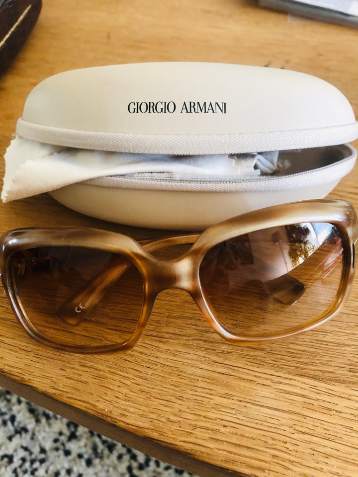 Solbriller dame, Giorgio Armani