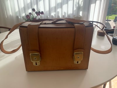 Skuldertaske, andet mærke, kernelæder, Vintage lædertaske i kernelæder. Mål (LHD): 35x26x22. Firmana