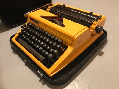 Skrivemaskine, Skrivemaskine i original kasse m tilbehør, Original Super velholdt gul skrivemaskine 