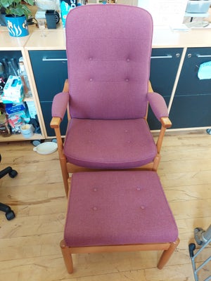 Otiumstol, stof, Super fin stol.
Beløbet går ubeskåret til Ukrainske børnehjem og plejehjem.