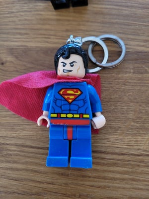 Lego andet, LED Key Light Superman Key Chain, Lego nøglering, supermand,  brugt med nogle ridser , f