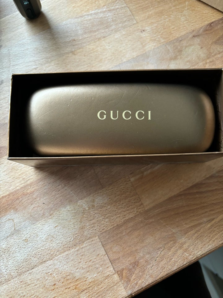 Briller, andet materiale, Gucci