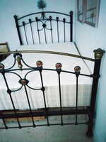 Enkeltseng, Antik, romantisk jern seng