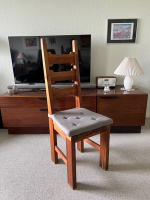 Spisebordsstol, Fyrtræ, Stolene købt ved Olson Møbler, b: 39 l: 43, Supplerende mål på stolen: Højde