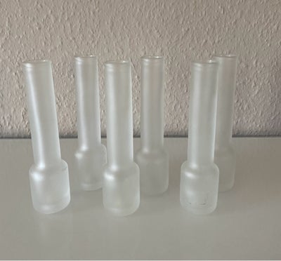 Glas, Shotglas/snapseglas, 6 høje shotglas/snapseglas i mat glas. Glassene kan ligges i fryseren før