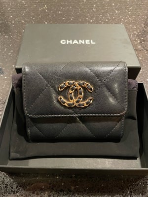 Pung, Chanel, Virkelig smuk lille pung/kortholder fra Chanel i det blødeste skind og gylden hardware