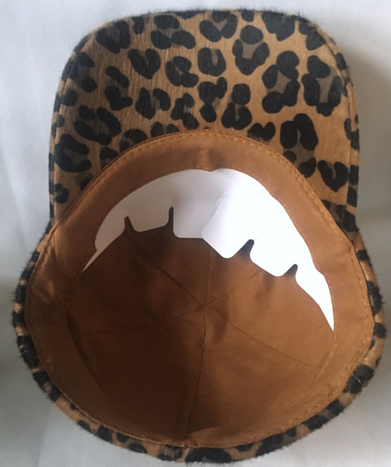 Kasket, Leopard Cap, str. 56-58