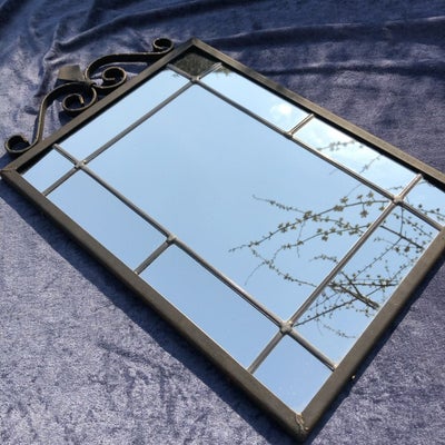 Vægspejl, Smedejernspejl – 33x53 cm – har alderssvarende brugsspor

spejl vægspejl smedejern

Sender