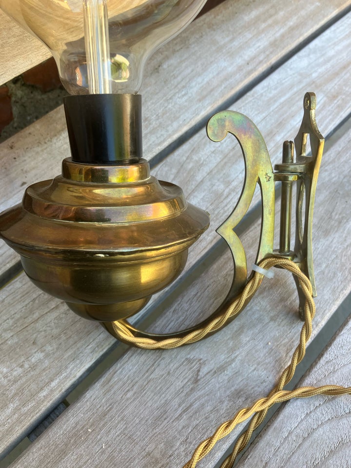 Væglampe, Antik messing