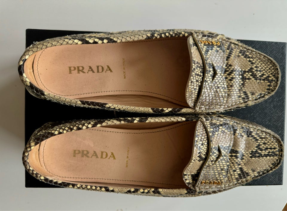 Loafers, str. 38, Prada