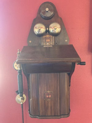 Telefon, Særdeles velholdte telefoner fra det hedengangne Jydsk Telefon. 
Vægtelefonen koster 1.000 