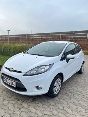 Ford Fiesta, 1,25 60 Trend, Benzin, 2012, km 161380, hvid, 3-dørs, Fin Økonomisk Fiesta. 
Køre godt!