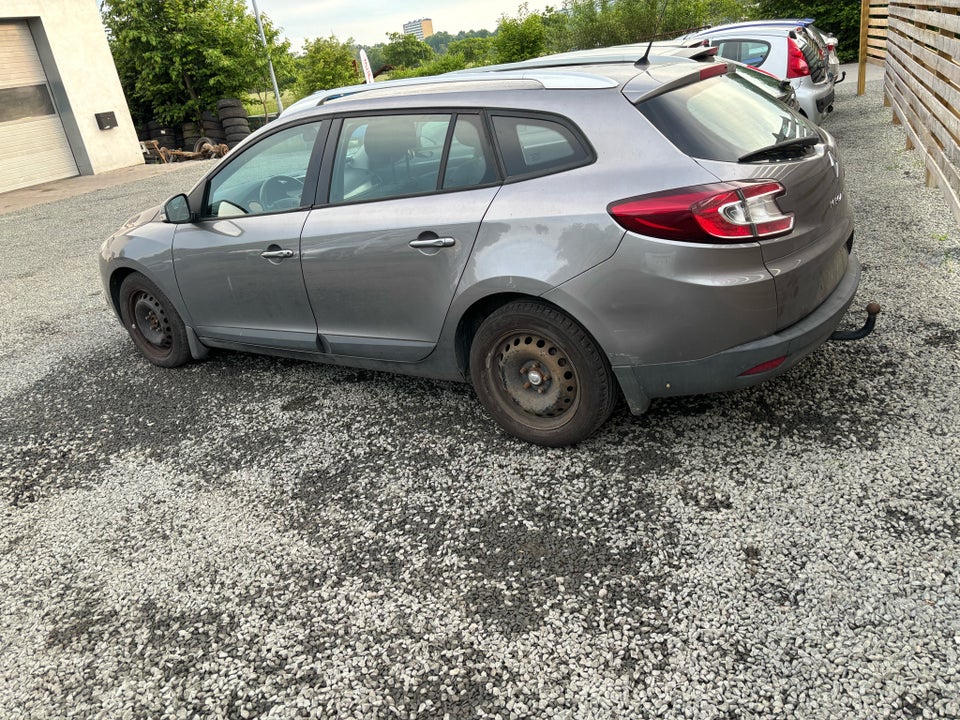 Renault Megane III, 1,5 dCi 110 Authentique Sport Tourer,