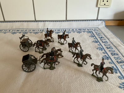 Tin, Tinsoldater, En samling af Antikke tinsoldater mm Ca 1900-1920.
Der er Legetøj , der er kun tin