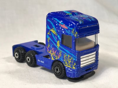 Biler, Lastbil, Lastvognstrækker, En flot Lastbil trækker i blå farve som er dekoreret som fisk i ha