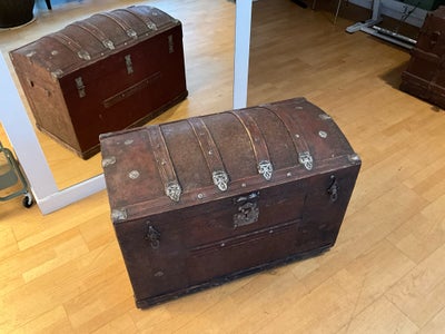 Vintage Rejsekuffert, Flot gammel kuffert til udstilling, butiksinventar, sofabord eller anden anven