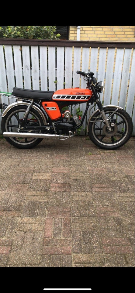 Yamaha Fs1, 1976, Rød og orange