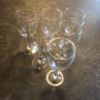 Glas, Vinglas, Vinglas højde 15,5 cm.
10 kr stk
12 stk 100 kr
22 stk 175 kr.