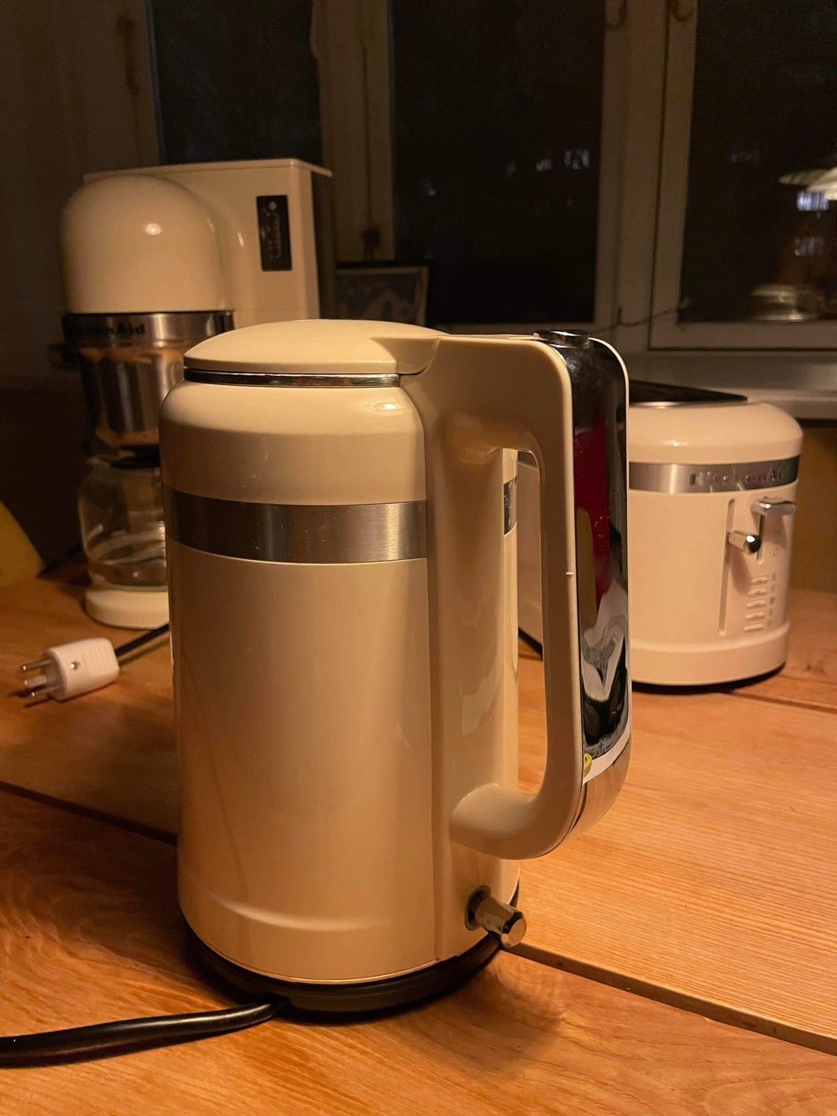 Elkedel, toaster og kaffemaskine fra KitchenAid,