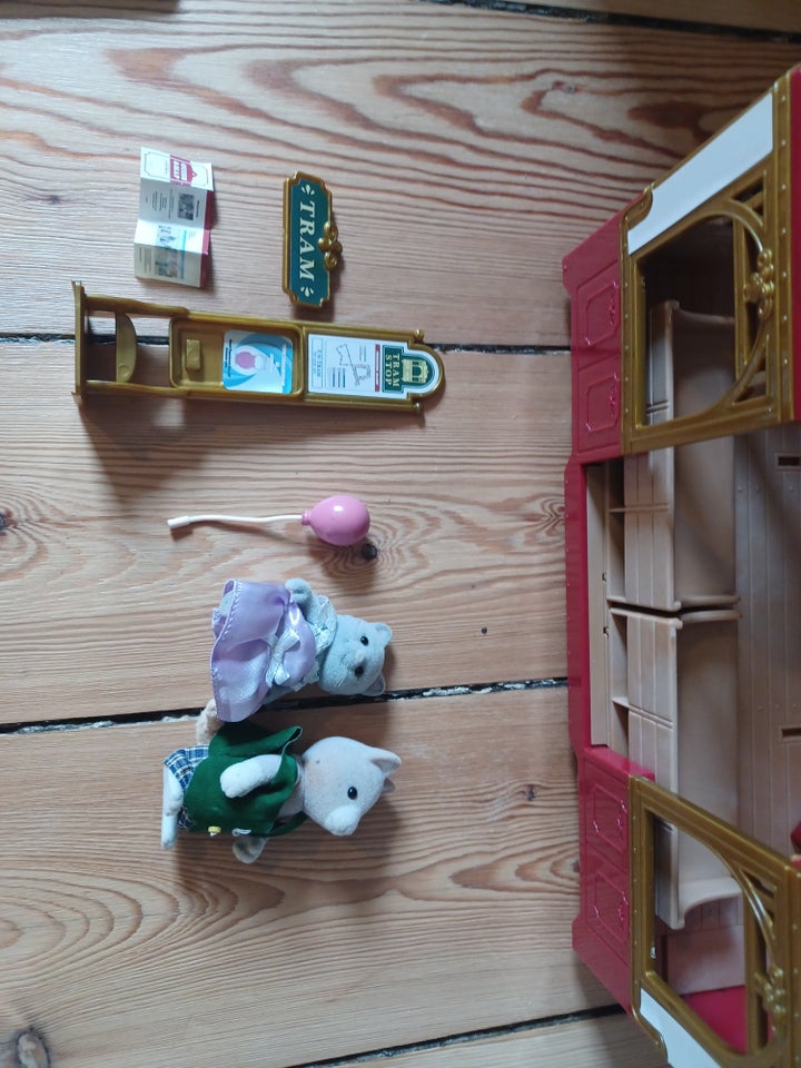 Sylvanian, Stormagasin, sporvogn og lidt inventar