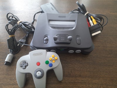 Nintendo 64, Nintendo 64 i god stand med expansion pak sælges.

Der medfølger:
Original strøm og tv 