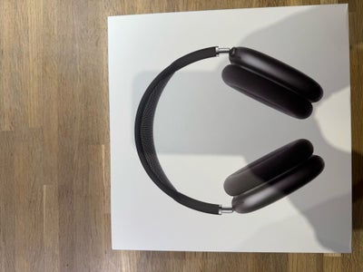 headset hovedtelefoner, Apple, AirPods Max, Perfekt, Helt nye AirPods Max i farven space Grey.

De e