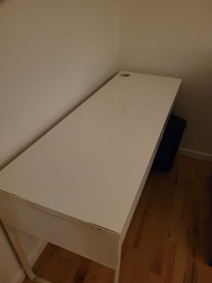 Skrive-/computerbord, Ikea, b: 142 d: 50, Micke skrivebord fra ikea