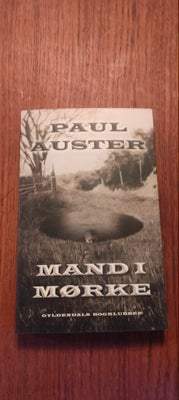 Mand i mørke, Paul Auster, genre: roman, Afhentes i Svendborg eller sendes med DAO for købers regnin