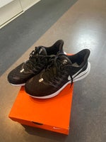 Løbesko, Nike Vomero , Nike