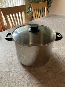 Dansk Jhq Copper 7 qt Stock Pot with Lid in Brown