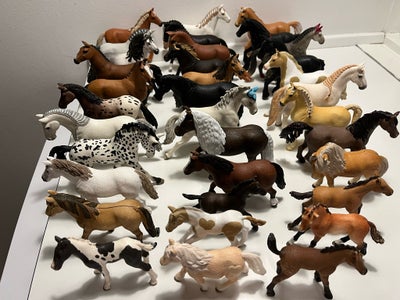 Dyr, Schleich, Heste - 30 kr pr stk
Føl/pony - 25 kr pr stk

Sender gerne